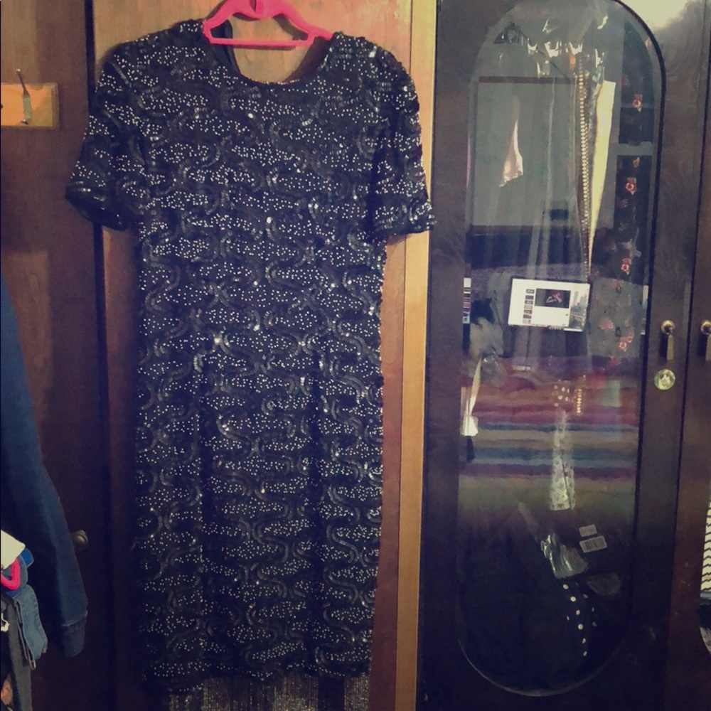 A cute vintage dress!